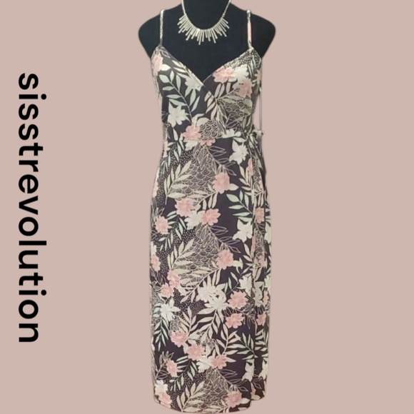 Sisstrevolution Dresses & Skirts - sisstrevolution Floral Spaghetti Strap Midi Dress. Size Small